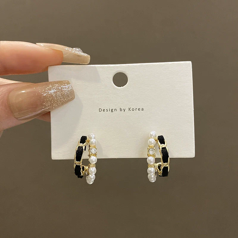 Women's Retro Light Luxury Elegant Alloy Velvet Pearl Geometric Electroplated Earrings - Image 6