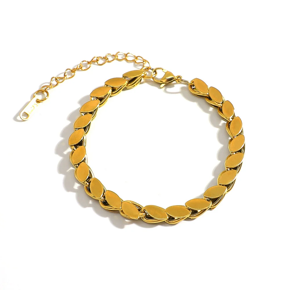 Women's Retro Light Luxury Titanium Steel And Stainless Steel Bracelet Electroplated 18K Gold With Geometric Pattern - Image 5