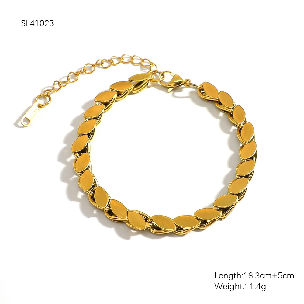 Women's Retro Light Luxury Titanium Steel And Stainless Steel Bracelet Electroplated 18K Gold With Geometric Pattern - Image 9