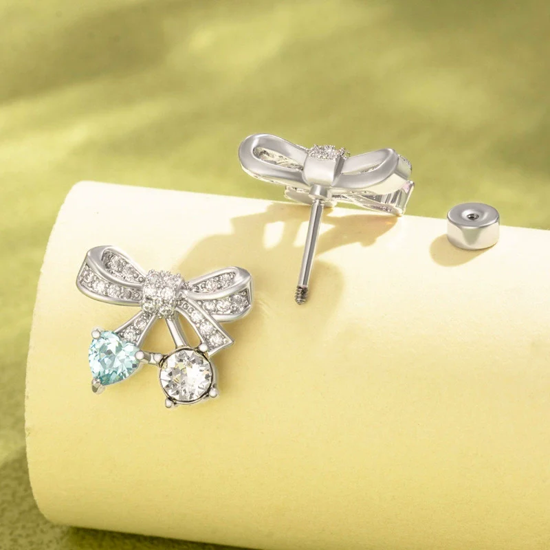 Women's Retro Metal Heart Shape Electroplated Ear Nail