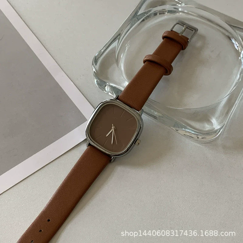 Women's Retro Minimalist Square Dial Alloy Case Leisure Style Watch - Image 3