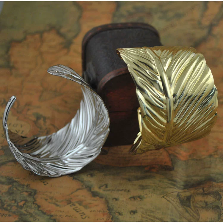 Women's Retro Punk Style Alloy Tree Leaf Electroplated Bracelet - Image 4