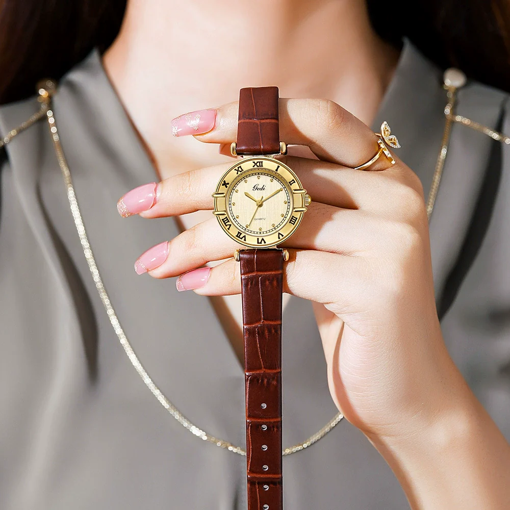 Women's Retro Roman Style Luxury Copper Alloy And Pu Watch With Round Dial - Image 2