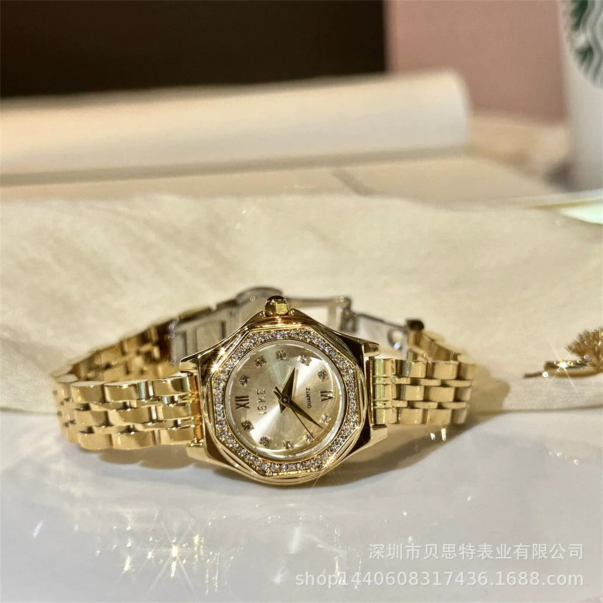 Women's Retro Simple Alloy Steel Band Quartz Watch With Gold Diamond Niche Design - Image 5