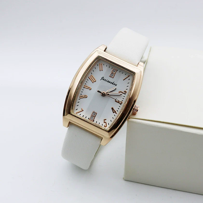 Women's Retro Square Casual Quartz Watch With Alloy Case Pu Strap And Mineral Strengthened Glass Mirror - Image 2