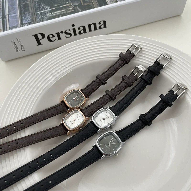 Women's Retro Square Quartz Watch With Alloy Case And Ordinary Glass Mirror - Image 2