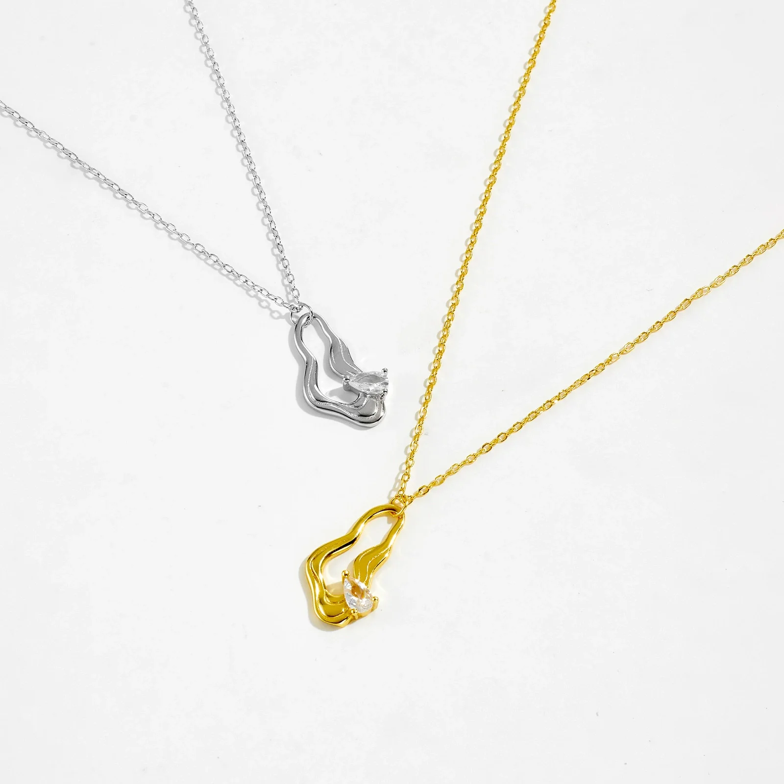 Women's S925 Sterling Silver Geometric Pendant Necklace With Electroplating Regular Chain - Image 3