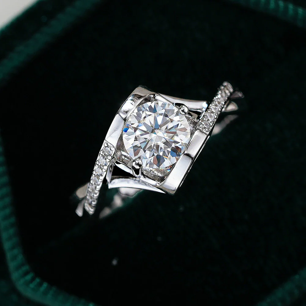 Women's S925 Sterling Silver Moissanite Ring With Geometric Design - Image 2