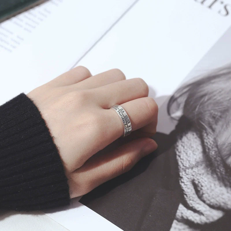 Women's S925 Sterling Silver Open Ring With Roman Numerals And Electroplating Treatment - Image 3