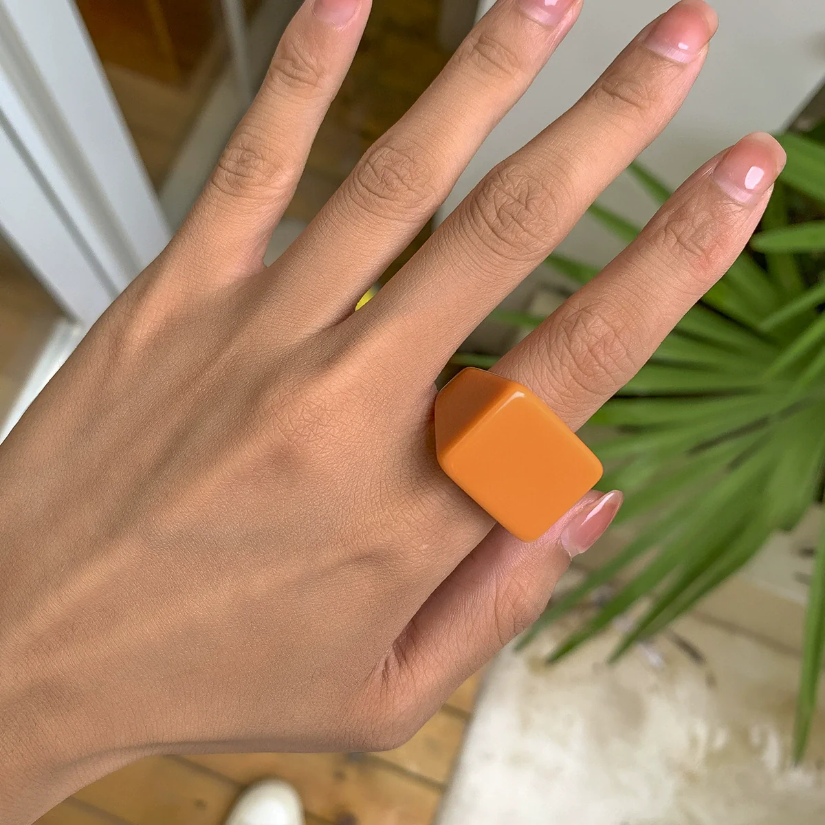 Women's Simple Geometric Square Wide Edge Acrylic And Resin Ring - Image 10
