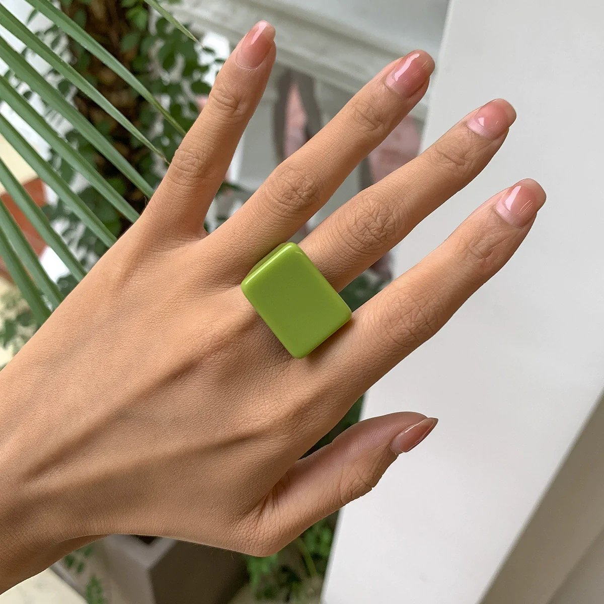 Women's Simple Geometric Square Wide Edge Acrylic And Resin Ring - Image 9