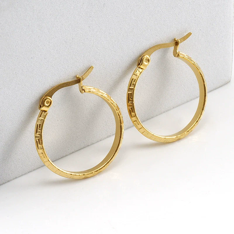Women's Simple Geometric 316L Stainless Steel Earrings With Electroplating And Great Wall Pattern Buckle