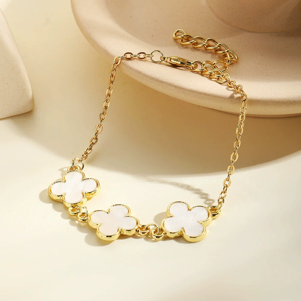 Women's Simple Zinc Alloy Fourleaf Clover Geometric Pattern Electroplated Bracelet - Image 3