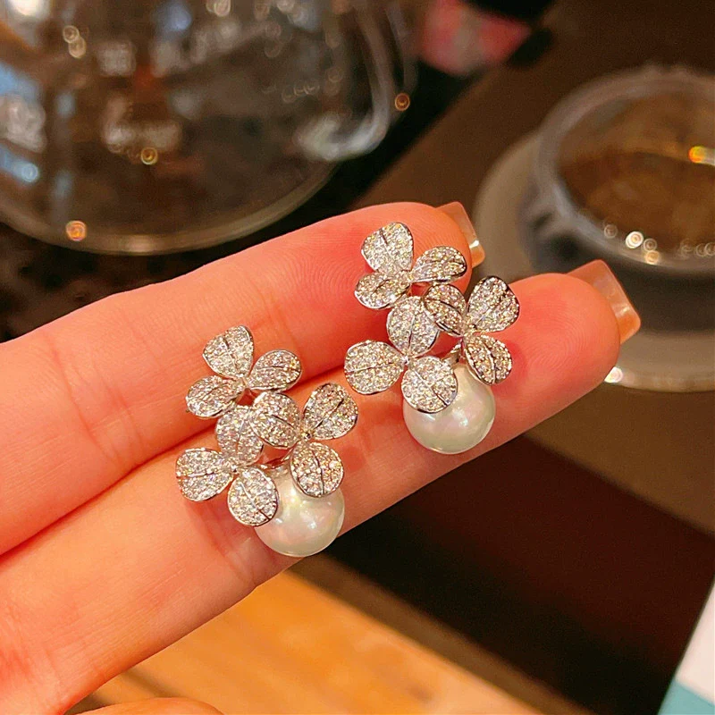 Women's Small Fresh Copper Imitation Pearl Earrings With Flower And Geometric Patterns And Zirconia Design