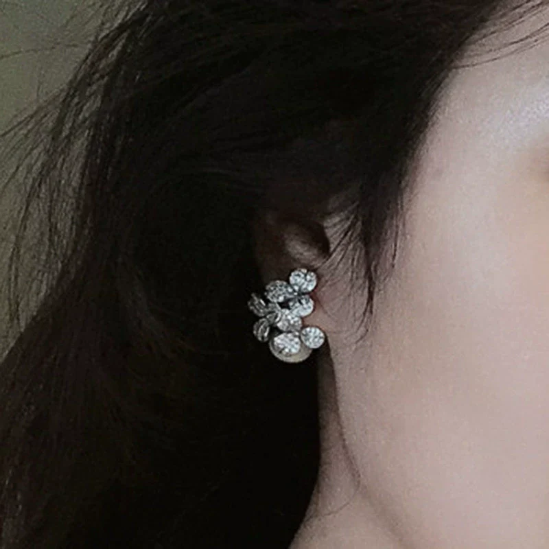 Women's Small Fresh Copper Imitation Pearl Earrings With Flower And Geometric Patterns And Zirconia Design - Image 2
