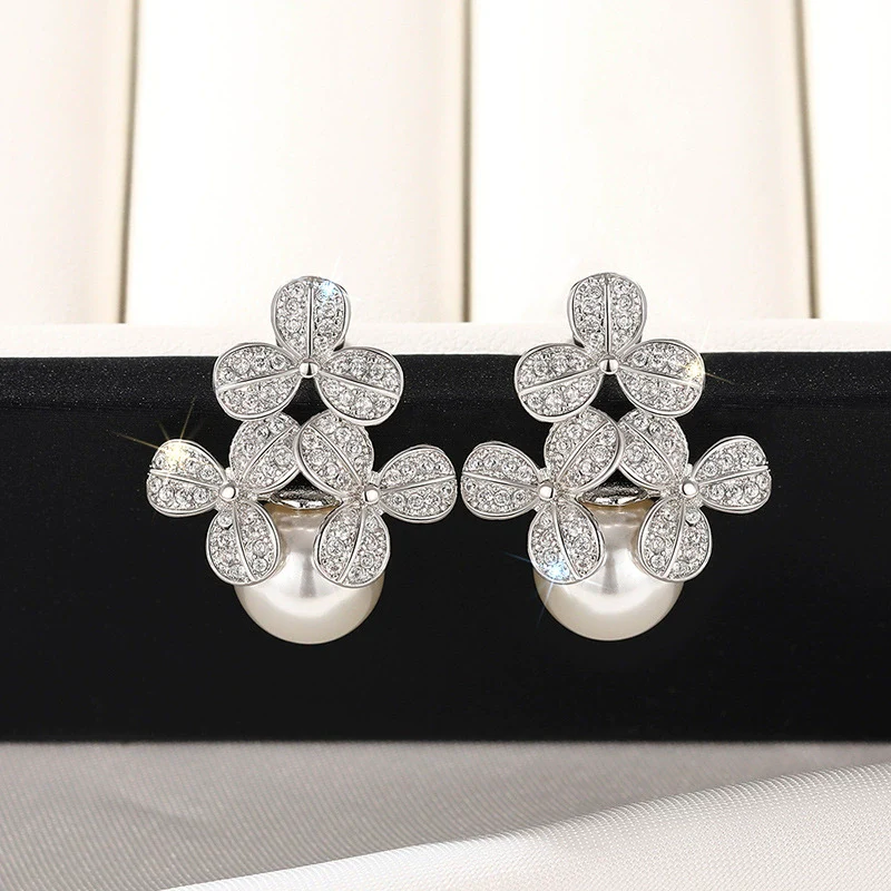 Women's Small Fresh Copper Imitation Pearl Earrings With Flower And Geometric Patterns And Zirconia Design - Image 3