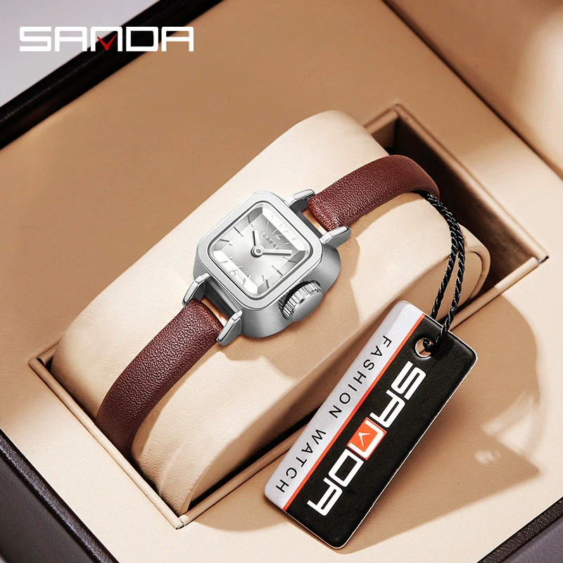 Women's Square Alloy Alloy Case Quartz Watch With Mesh Belt And Roman Pattern Waterproof Fashion Simple Compact Leisure Style