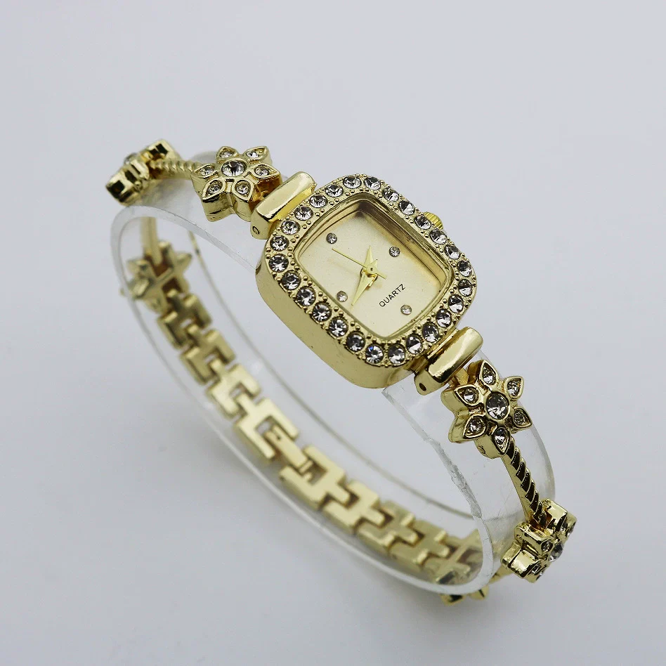 Women's Square Alloy And Stainless Steel Bracelet Quartz Watch Light Luxury Casual Style - Image 10