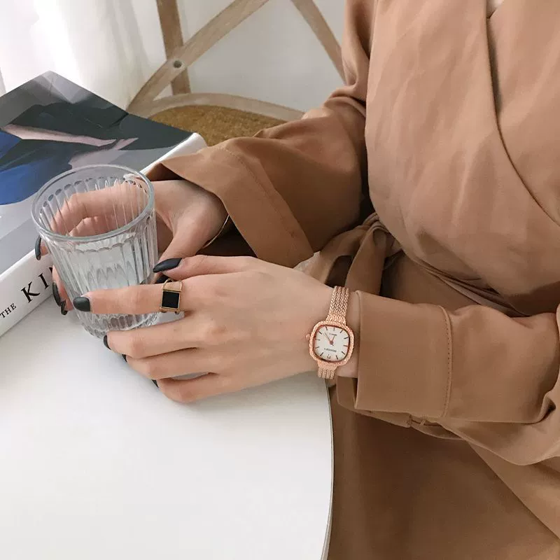 Women's Square Alloy And Stainless Steel Bracelet Watch Simple Retro Style With Printed Logo - Image 5