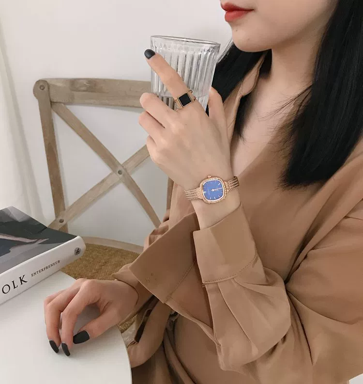 Women's Square Alloy And Stainless Steel Bracelet Watch Simple Retro Style With Printed Logo - Image 6
