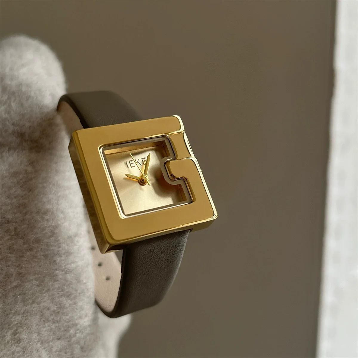 Women's Square Alloy Belt Watch With Imitation Leather Strap And Stainless Steel Buckle In Retro Style