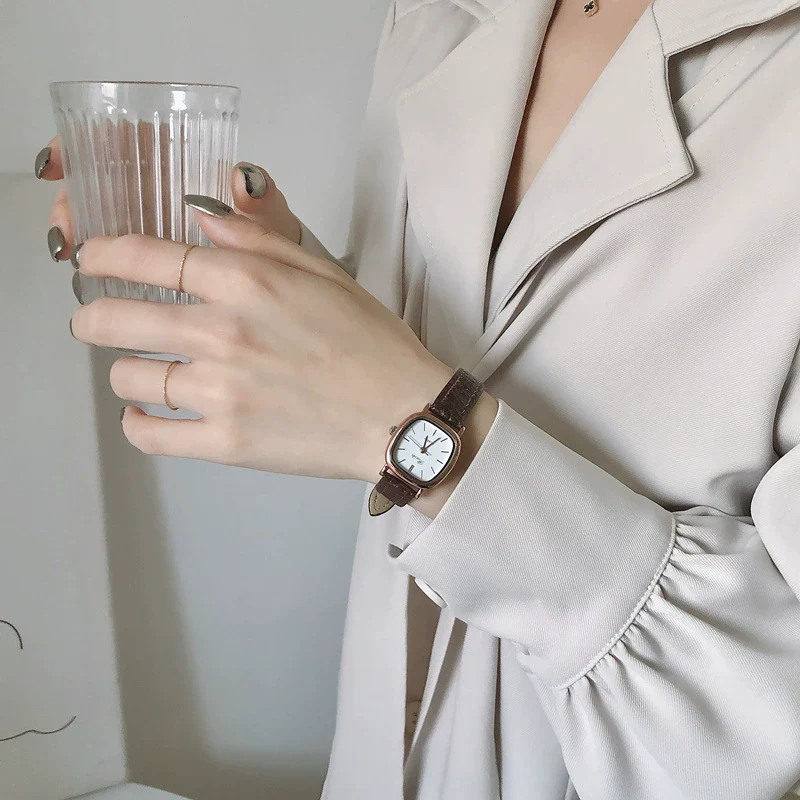 Women's Square Alloy Case Imitation Leather Strap Simple Retro Leisure Watch - Image 3