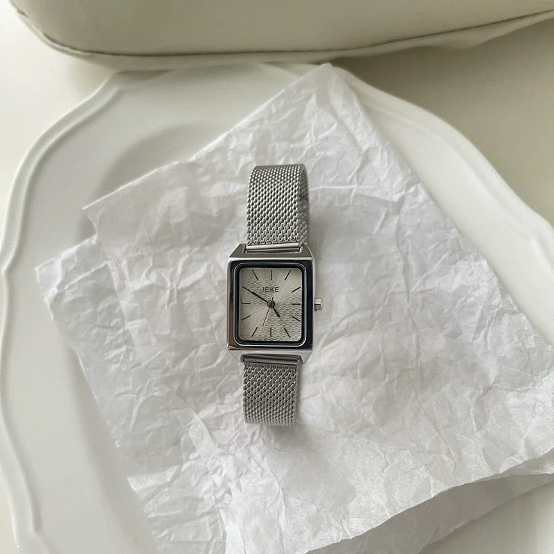 Women's Square Alloy Case Steel Strip Leisure Quartz Watch With Ordinary Glass Mirror - Image 2