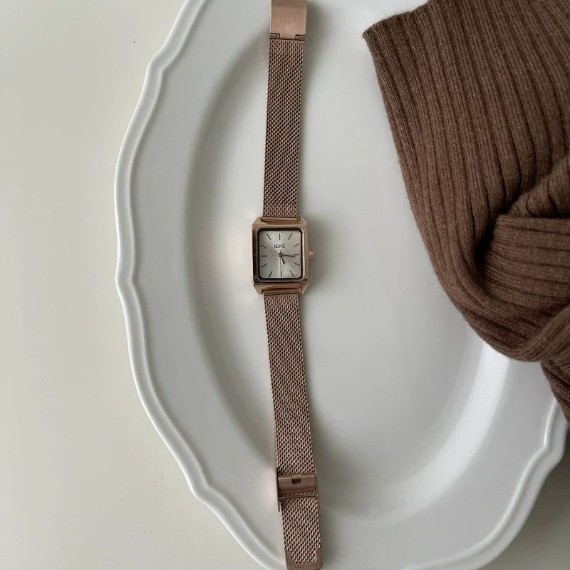Women's Square Alloy Case Steel Strip Leisure Quartz Watch With Ordinary Glass Mirror - Image 3