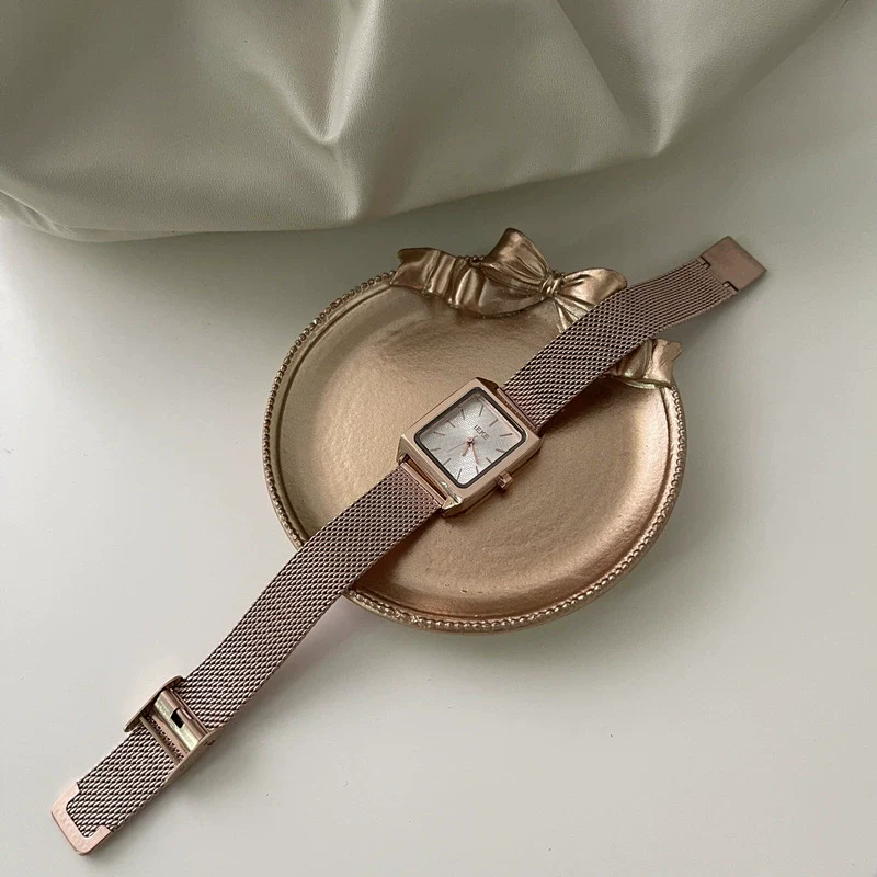 Women's Square Alloy Case Steel Strip Leisure Quartz Watch With Ordinary Glass Mirror - Image 6