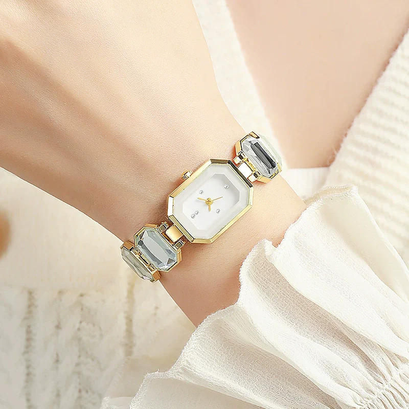 Women's Square Alloy Quartz Watch Light Luxury Niche Elegant Fashion Style - Image 2