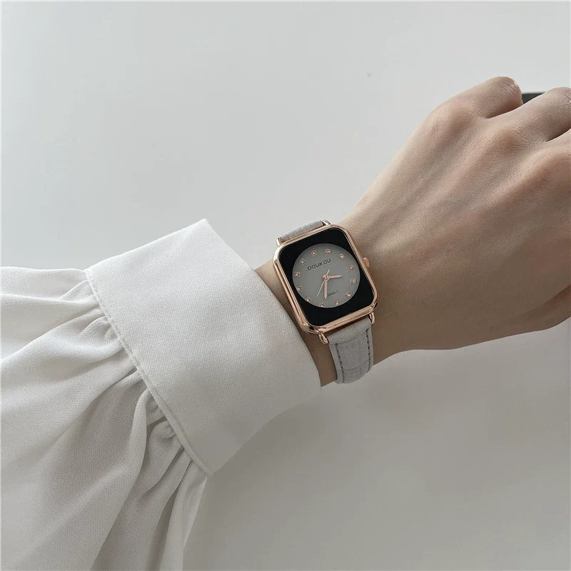 Women's Square Alloy Watch With Ordinary Glass Mirror And Diamond Design Simple Fashion And Leisure Style - Image 2