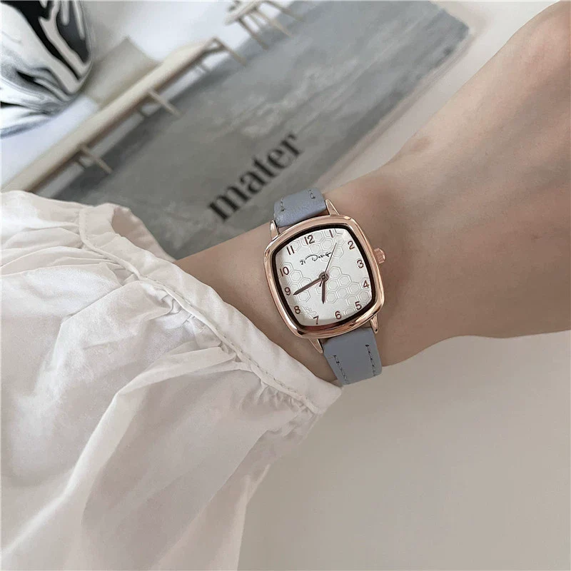 Women's Square Small Watch Alloy Case Imitation Leather Strap Leisure Style - Image 3