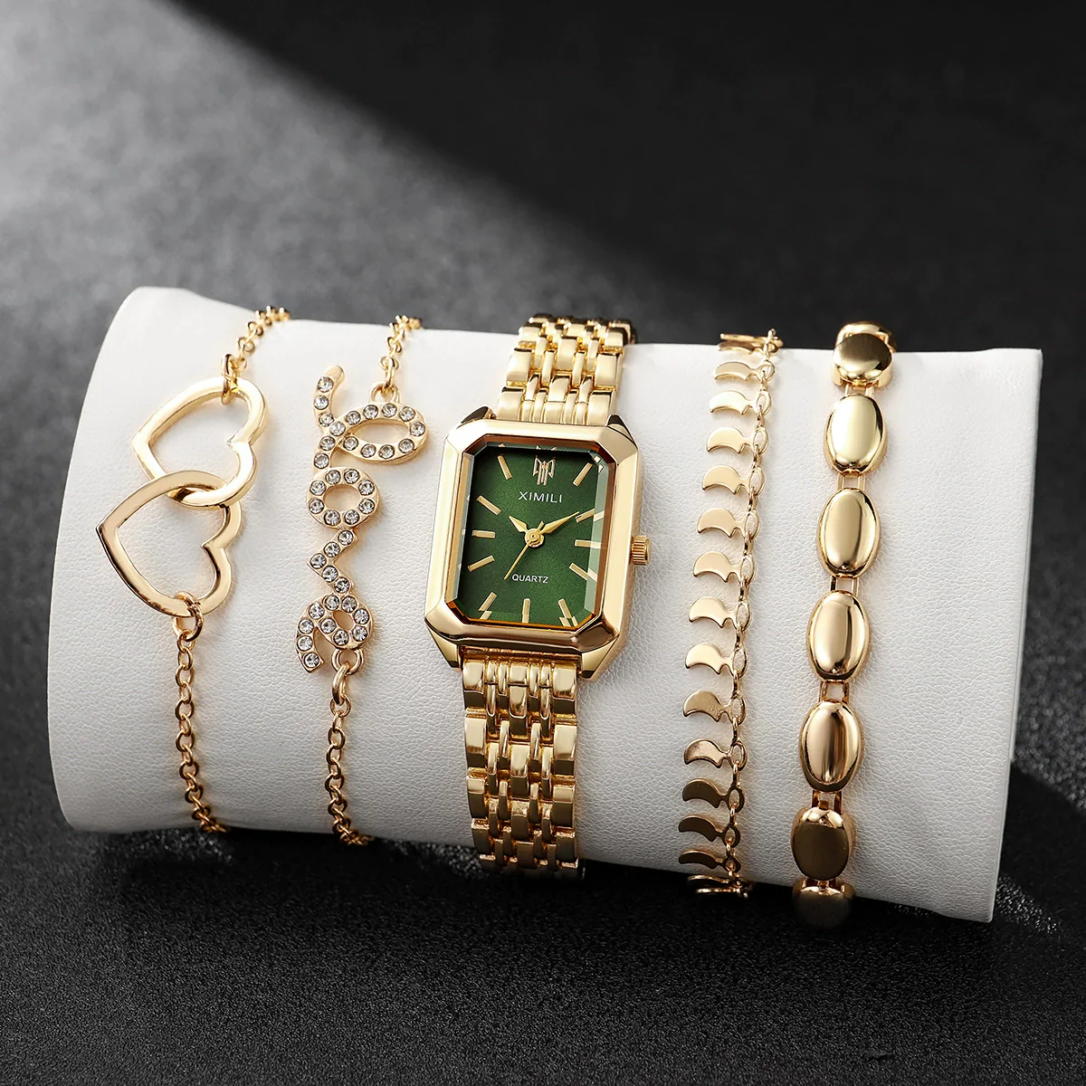 Women's Square Zinc Alloy Case Alloy Strap Quartz Watch With Heart Bracelet Leisure Style