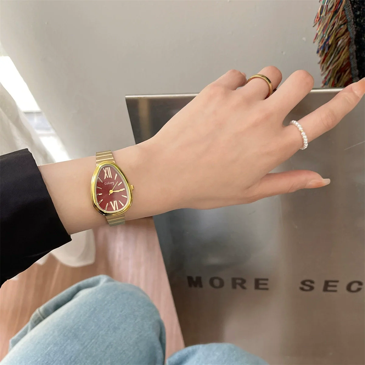 Women's Stainless Steel Alloy Band Oval Dial Medieval Style Snake Head Bamboo Band Watch - Image 4