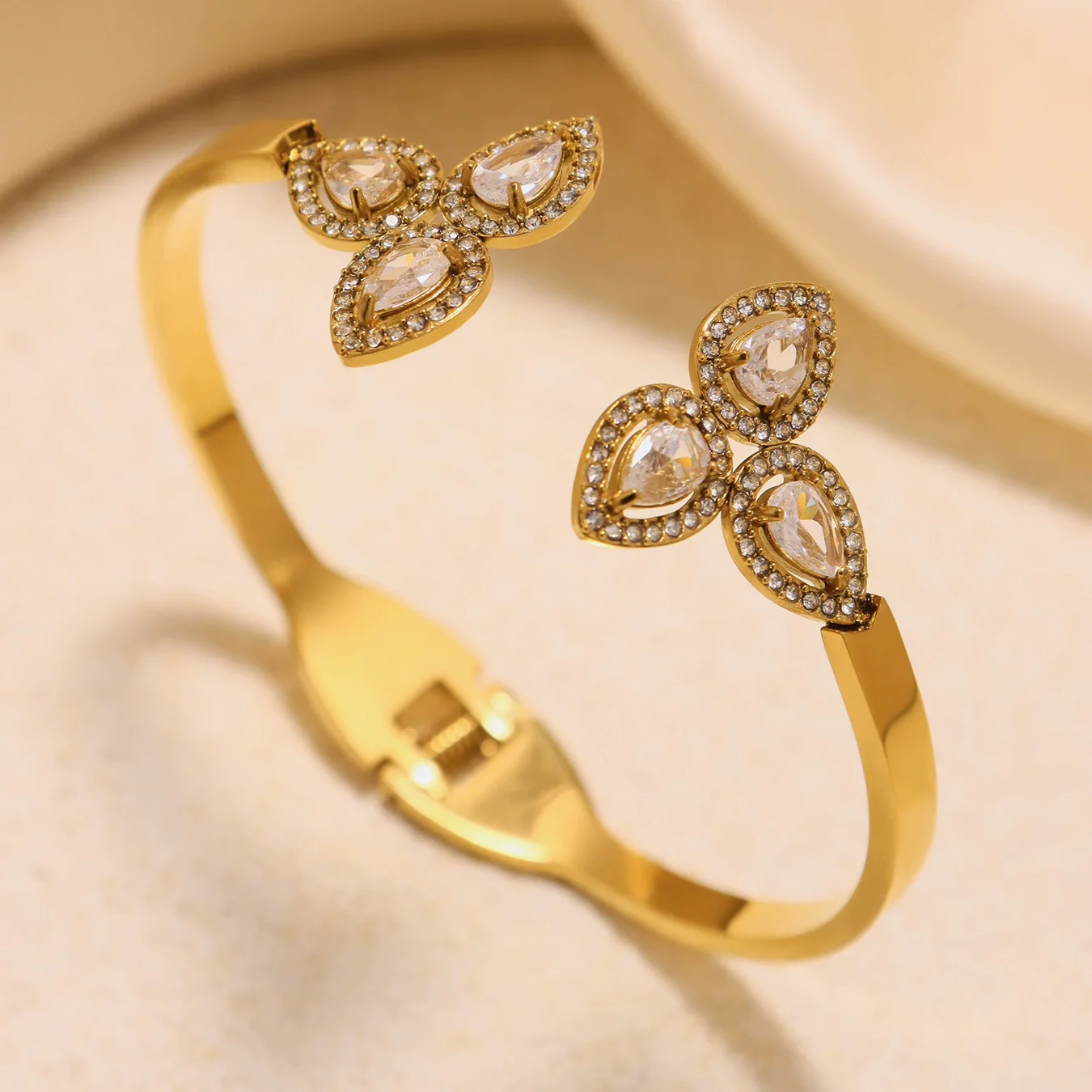Women's Stainless Steel Zircon Ferris Wheel Water Drop Petals Open Bracelet Pvd Vacuum Gold Plated Electroplated Fashion Plants Flowers Style - Image 2