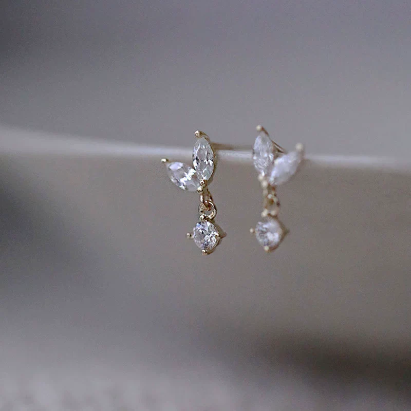 Women's Sterling Silver Leaf Light Luxury Earrings With Diamond Design - Image 2