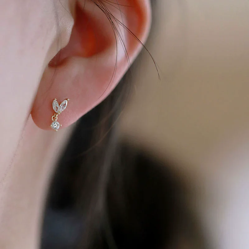 Women's Sterling Silver Leaf Light Luxury Earrings With Diamond Design - Image 3