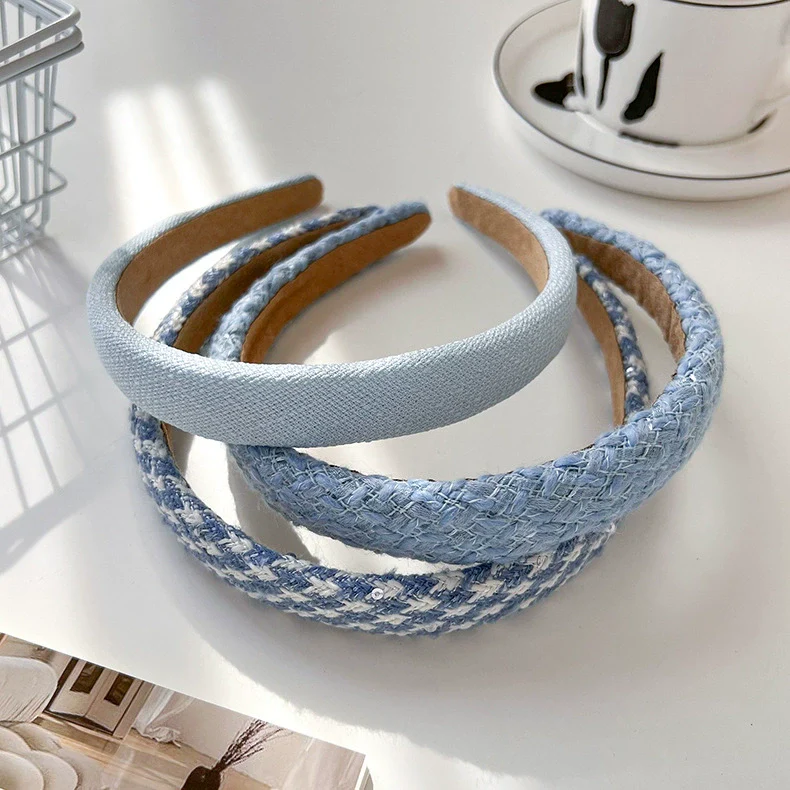 Women's Sweet Geometric Cloth Handmade Widebrimmed Plush Knitted Hair Band - Image 2