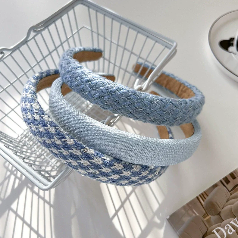 Women's Sweet Geometric Cloth Handmade Widebrimmed Plush Knitted Hair Band - Image 3