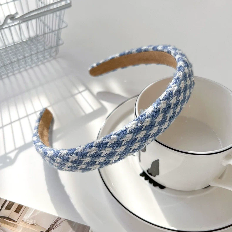 Women's Sweet Geometric Cloth Handmade Widebrimmed Plush Knitted Hair Band - Image 4