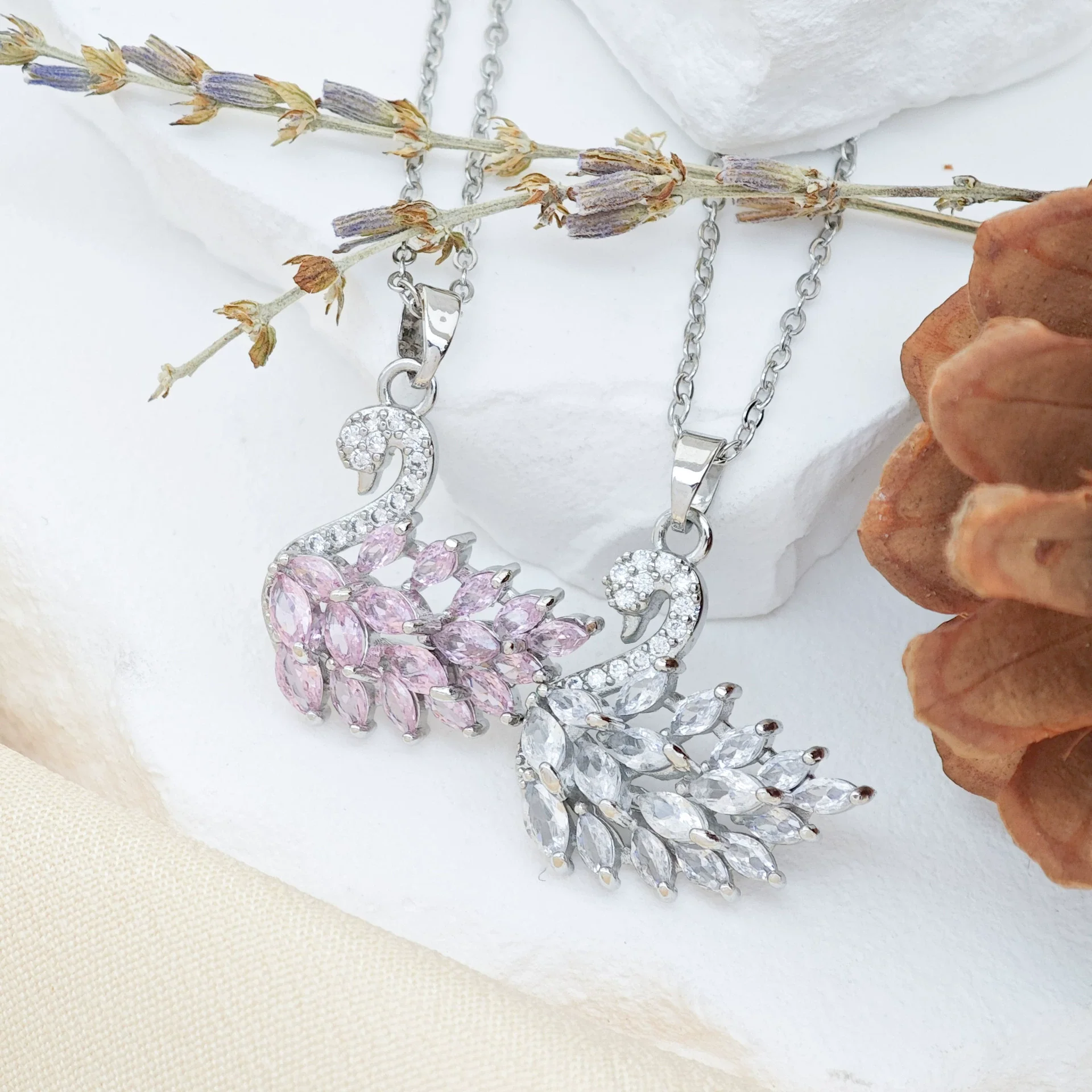 Women's Titanium Steel And Copper Necklace With Swan Design And Real Gold Plating - Image 3