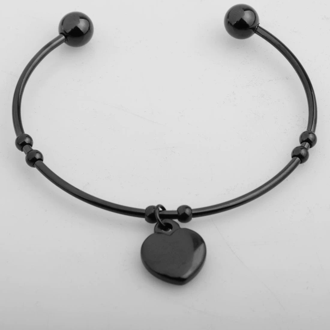 Women's Titanium Steel And Leather Cord Heart Shape Pendant Bracelet With Geometric Pattern And Electroplating - Image 3