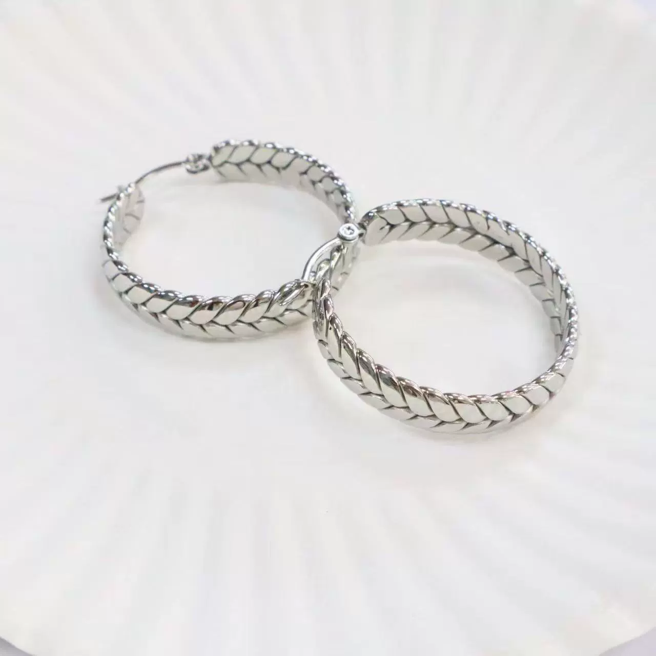 Women's Titanium Steel Geometric Pattern Polished Wheat Ear Woven Elegant Earrings - Image 7