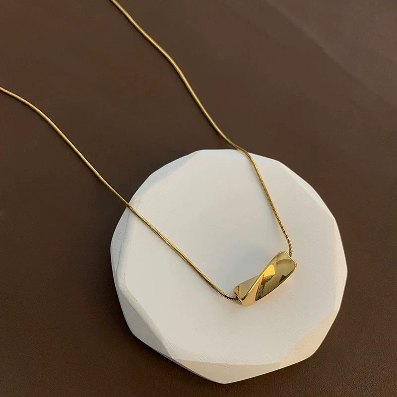 Women's Titanium Steel Snake Bone Chain Geometric Style Electroplated Threedimensional Specialshaped Minimalist Allmatch Clavicle Necklace - Image 6