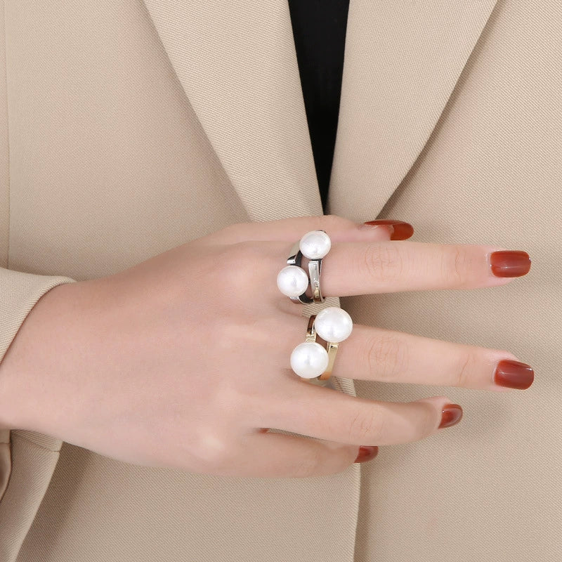 Women's Trendy Retro Personality Stainless Steel And Pearl Ring With Electroplating Treatment - Image 4