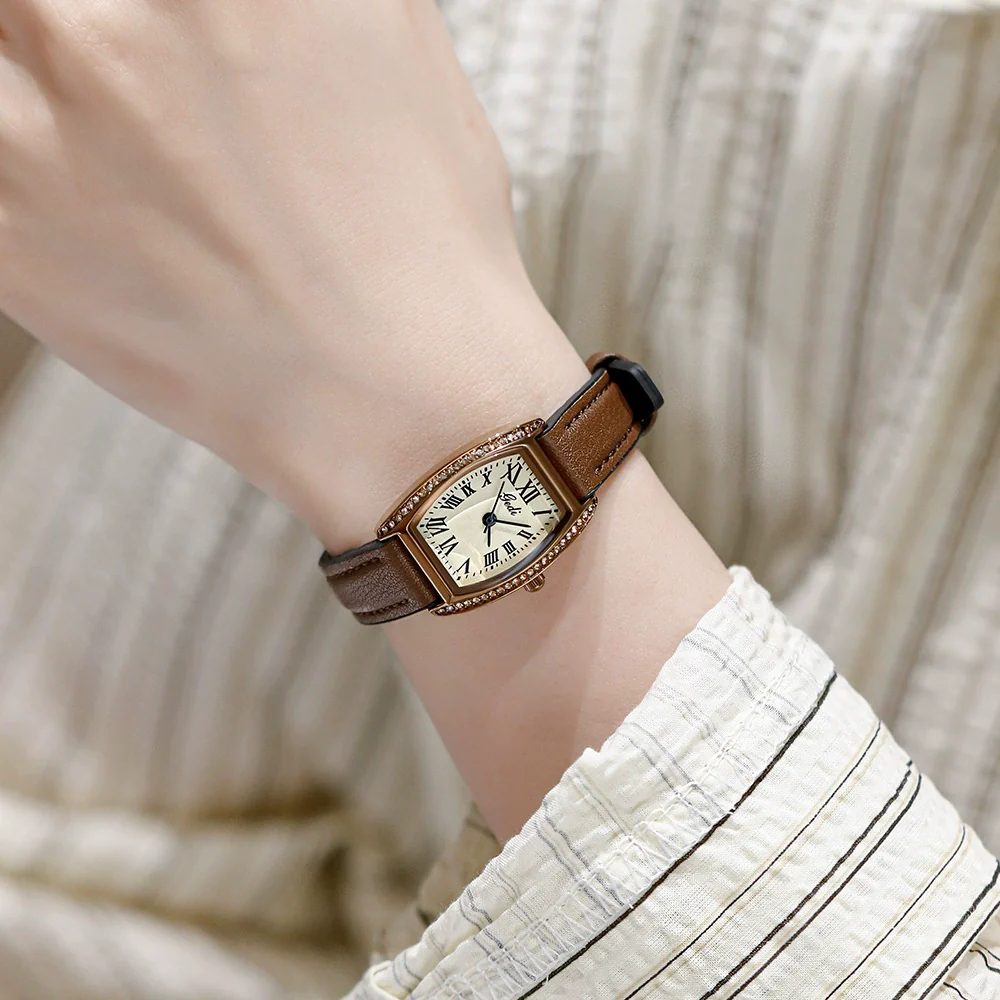Women's Vintage Classic Barrelshaped Quartz Watch Alloy Case Mineral Reinforced Glass Mirror Stainless Steel Buckle - Image 4