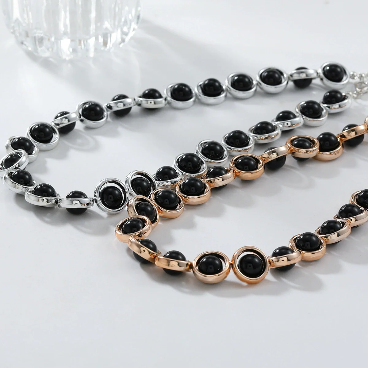 Women's Vintage Geometric Beaded Necklace And Bracelet Made Of Plastic Resin And Alloy Handmade - Image 2