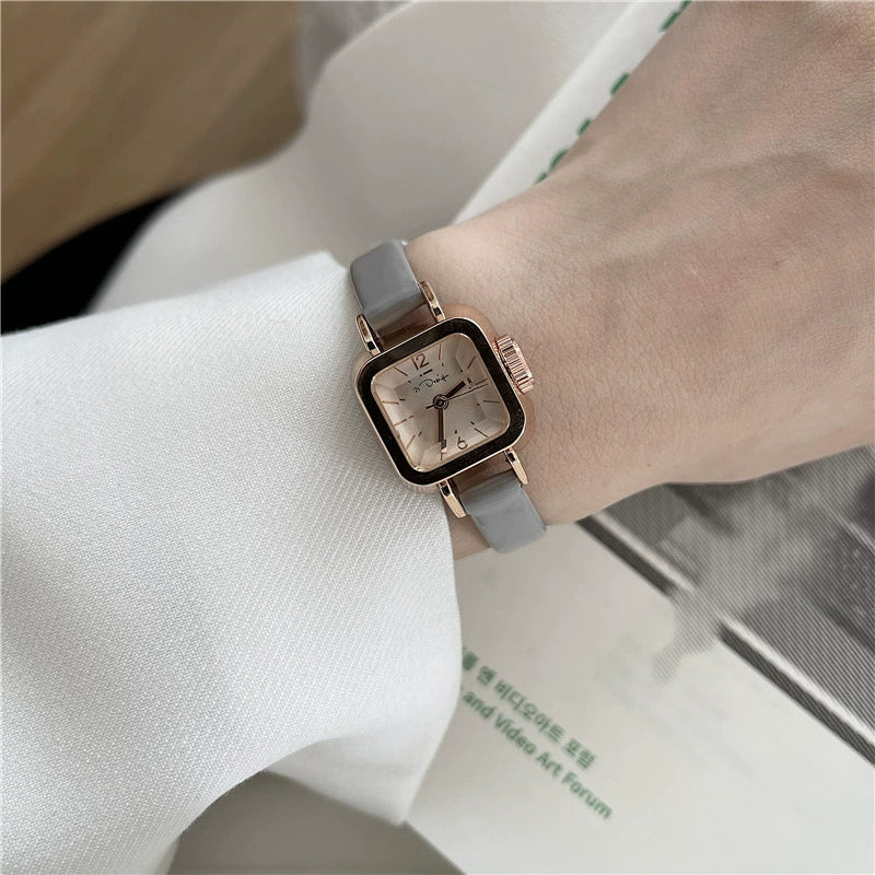 Women's Vintage Leisure Alloy Watch - Image 2
