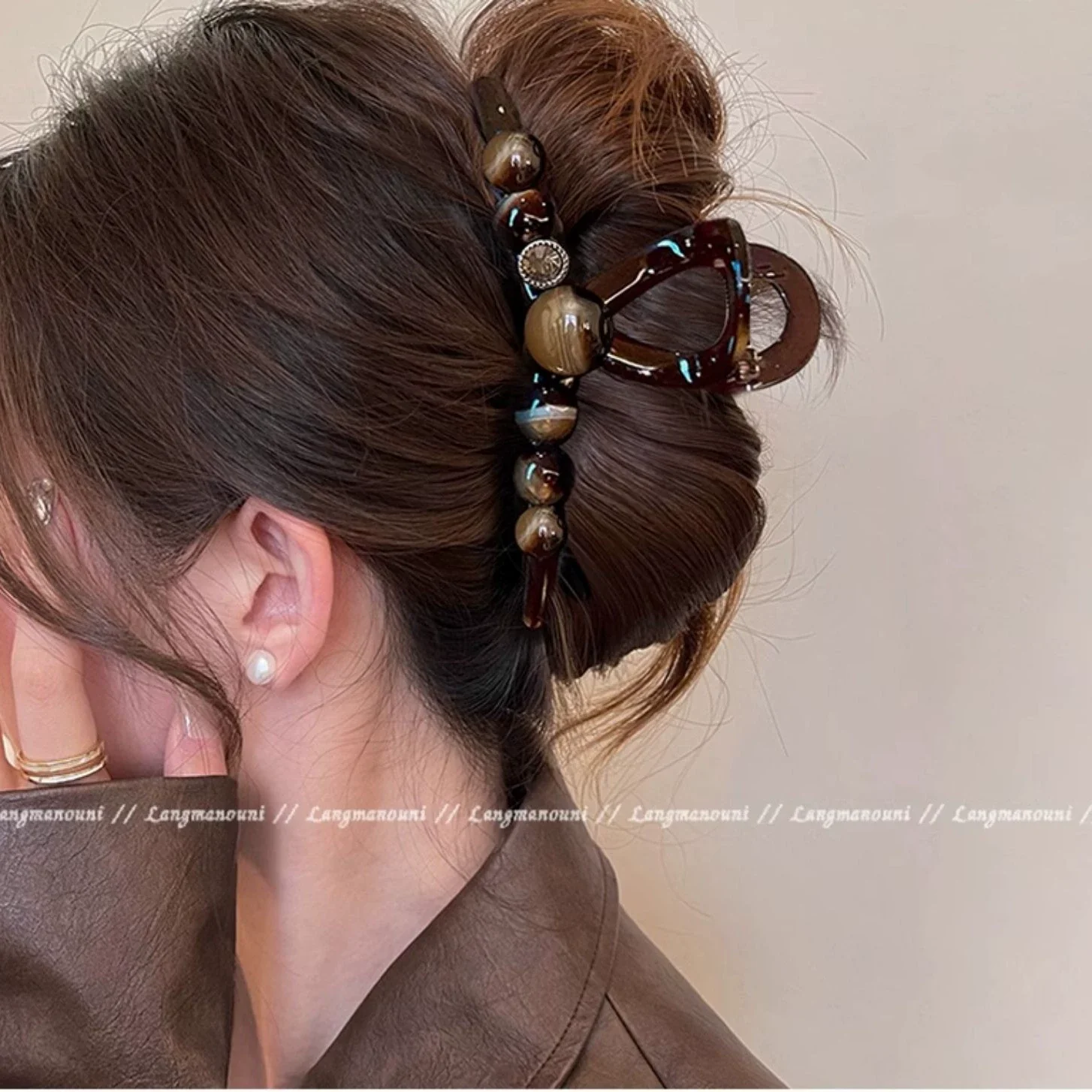 Women's Vintage Light Luxury Acrylic Round Bead Hair Clip Geometric Style Polished