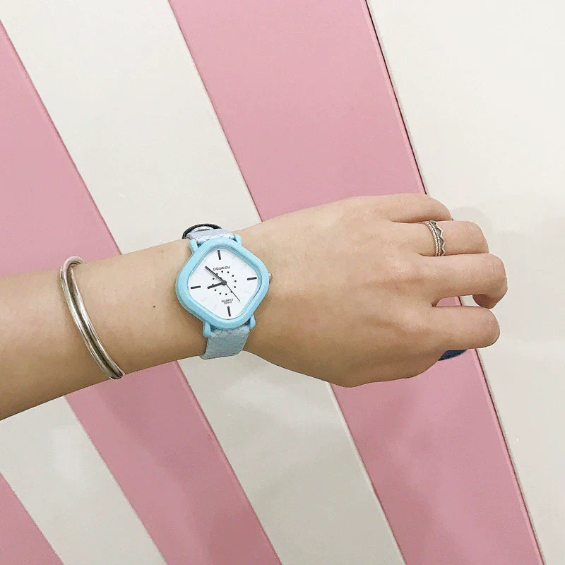 Women's Watch Alloy Case Genuine Leather Strap Rhombus Dial Fashion Simple Casual - Image 2